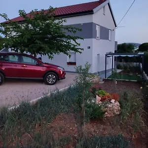 Lastva 1&2 Apartman